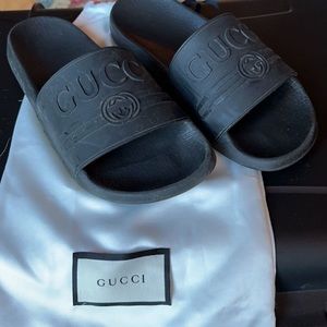 Black gucci rubber slides. Size 8 women’s.